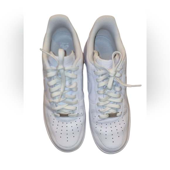 Men's Nike Air Force 1 Lace up Sneakers - Picture 5 of 14